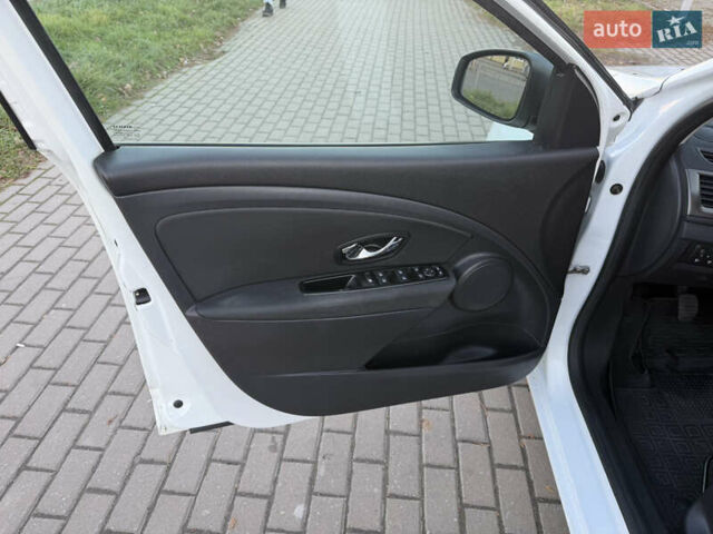 Белый Рено Меган, объемом двигателя 1.5 л и пробегом 265 тыс. км за 8550 $, фото 23 на Automoto.ua