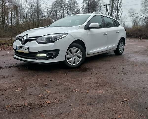 Белый Рено Меган, объемом двигателя 1.46 л и пробегом 279 тыс. км за 7800 $, фото 3 на Automoto.ua