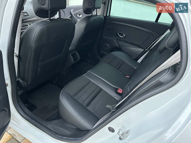 Белый Рено Меган, объемом двигателя 1.6 л и пробегом 217 тыс. км за 8750 $, фото 14 на Automoto.ua