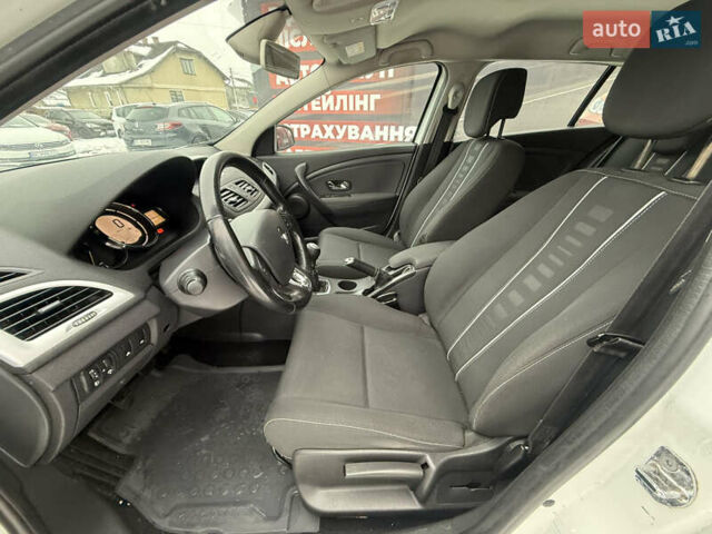 Белый Рено Меган, объемом двигателя 1.5 л и пробегом 227 тыс. км за 7600 $, фото 8 на Automoto.ua
