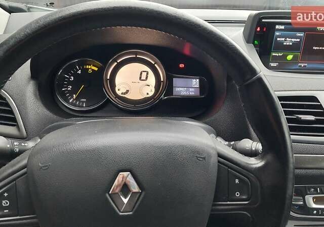 Белый Рено Меган, объемом двигателя 1.5 л и пробегом 269 тыс. км за 8600 $, фото 3 на Automoto.ua