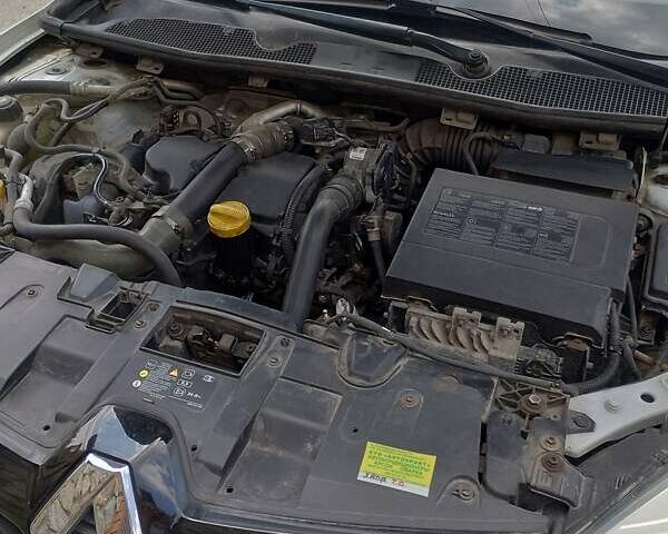 Белый Рено Меган, объемом двигателя 1.5 л и пробегом 200 тыс. км за 9800 $, фото 5 на Automoto.ua