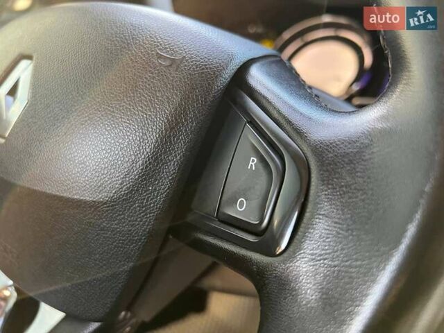 Білий Рено Меган, об'ємом двигуна 1.46 л та пробігом 272 тис. км за 7800 $, фото 31 на Automoto.ua