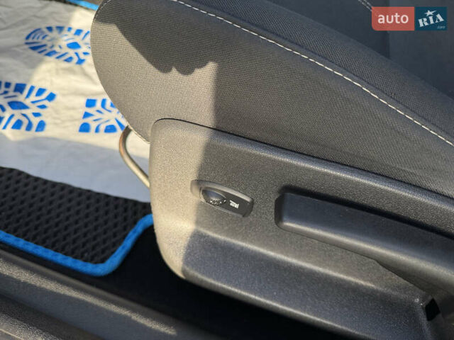 Белый Рено Меган, объемом двигателя 1.46 л и пробегом 178 тыс. км за 8550 $, фото 67 на Automoto.ua