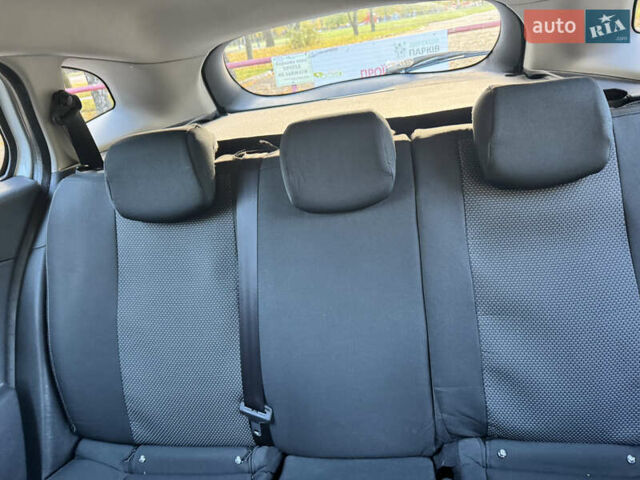 Белый Рено Меган, объемом двигателя 1.46 л и пробегом 140 тыс. км за 8500 $, фото 24 на Automoto.ua