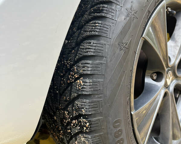 Белый Рено Меган, объемом двигателя 1.46 л и пробегом 272 тыс. км за 8700 $, фото 28 на Automoto.ua