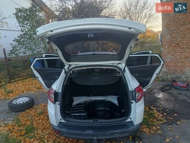 Белый Рено Меган, объемом двигателя 1.2 л и пробегом 180 тыс. км за 7200 $, фото 16 на Automoto.ua