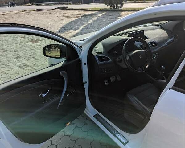 Білий Рено Меган, об'ємом двигуна 1.6 л та пробігом 247 тис. км за 8900 $, фото 12 на Automoto.ua