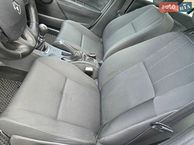 Білий Рено Меган, об'ємом двигуна 1.46 л та пробігом 232 тис. км за 7800 $, фото 11 на Automoto.ua