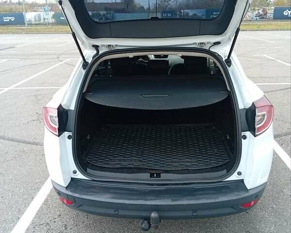 Белый Рено Меган, объемом двигателя 1.46 л и пробегом 238 тыс. км за 8800 $, фото 7 на Automoto.ua