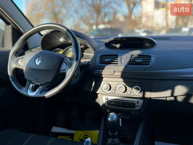 Белый Рено Меган, объемом двигателя 1.5 л и пробегом 206 тыс. км за 8500 $, фото 17 на Automoto.ua