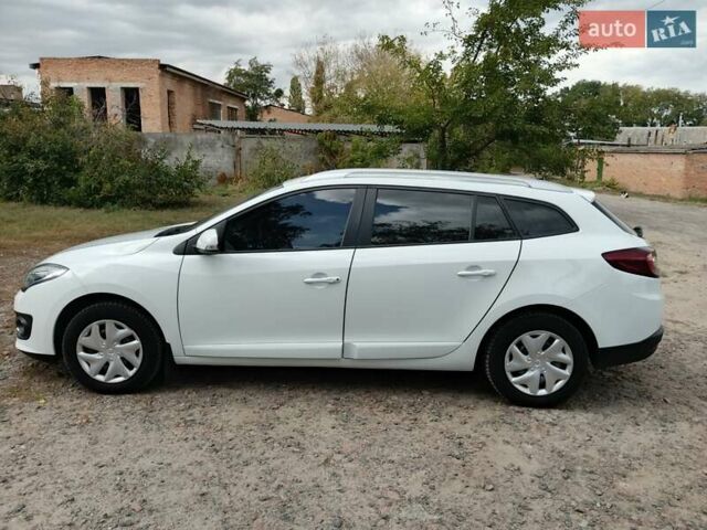 Рено Меган 2014 в Полтаве на Automoto.ua Белый Рено Меган, объемом двигателя 1.46 л и пробегом 320 тыс. км за 7800 $, фото 26 на Automoto.ua
