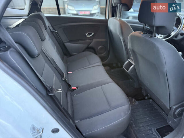 Белый Рено Меган, объемом двигателя 1.5 л и пробегом 245 тыс. км за 8250 $, фото 17 на Automoto.ua