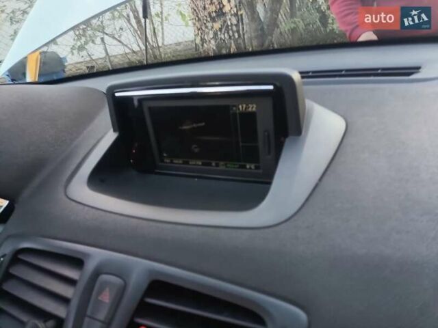 Белый Рено Меган, объемом двигателя 1.2 л и пробегом 180 тыс. км за 7200 $, фото 11 на Automoto.ua