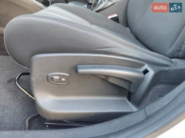 Білий Рено Меган, об'ємом двигуна 1.5 л та пробігом 165 тис. км за 8150 $, фото 32 на Automoto.ua