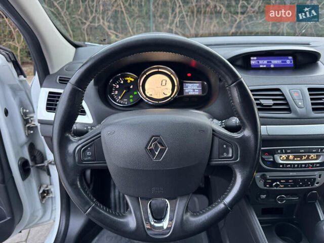 Білий Рено Меган, об'ємом двигуна 1.6 л та пробігом 227 тис. км за 7999 $, фото 45 на Automoto.ua