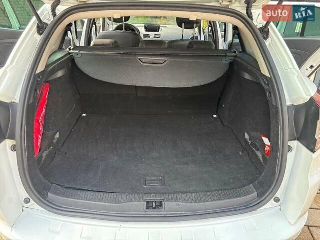 Белый Рено Меган, объемом двигателя 2 л и пробегом 230 тыс. км за 12500 $, фото 9 на Automoto.ua