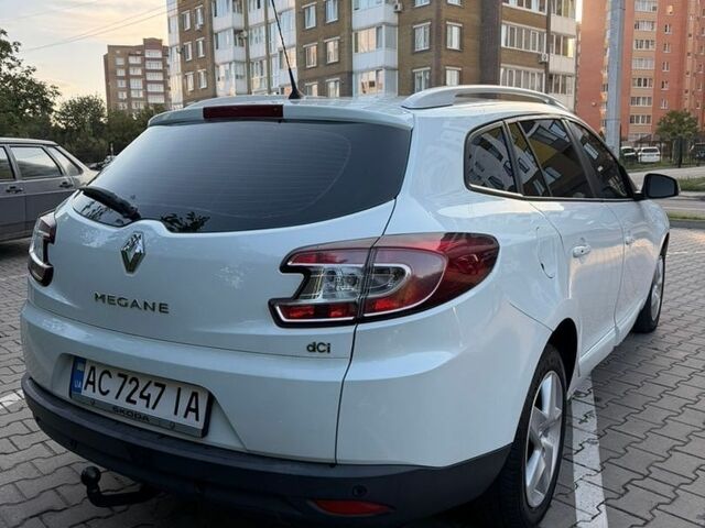 Белый Рено Меган, объемом двигателя 1.46 л и пробегом 242 тыс. км за 9900 $, фото 5 на Automoto.ua