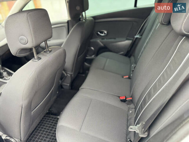 Белый Рено Меган, объемом двигателя 1.5 л и пробегом 225 тыс. км за 9850 $, фото 23 на Automoto.ua