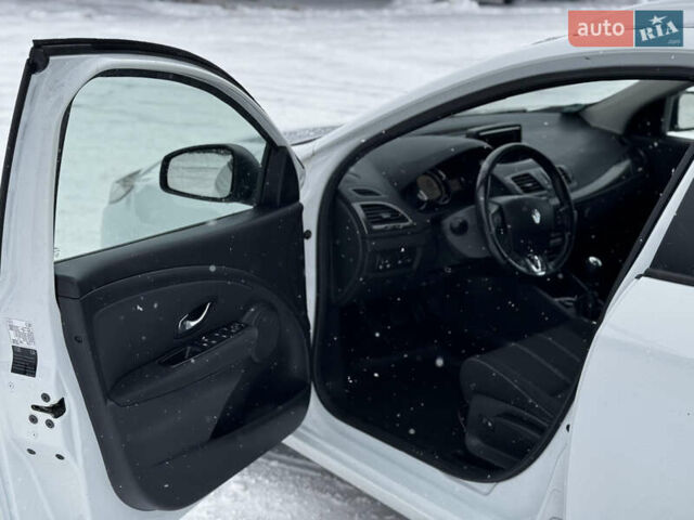 Білий Рено Меган, об'ємом двигуна 1.5 л та пробігом 260 тис. км за 8450 $, фото 16 на Automoto.ua