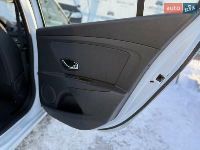 Білий Рено Меган, об'ємом двигуна 1.5 л та пробігом 202 тис. км за 10350 $, фото 16 на Automoto.ua