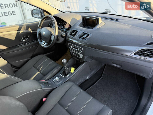 Білий Рено Меган, об'ємом двигуна 1.5 л та пробігом 202 тис. км за 10350 $, фото 12 на Automoto.ua