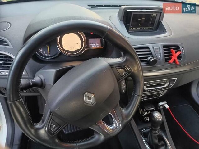 Белый Рено Меган, объемом двигателя 1.2 л и пробегом 180 тыс. км за 7200 $, фото 2 на Automoto.ua