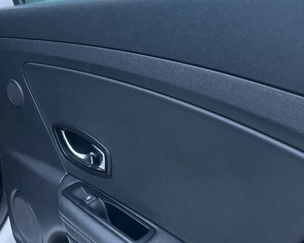 Белый Рено Меган, объемом двигателя 1.5 л и пробегом 223 тыс. км за 9900 $, фото 24 на Automoto.ua