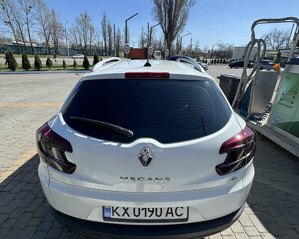 Белый Рено Меган, объемом двигателя 1.46 л и пробегом 242 тыс. км за 10000 $, фото 8 на Automoto.ua