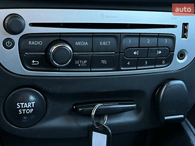 Белый Рено Меган, объемом двигателя 1.5 л и пробегом 206 тыс. км за 8500 $, фото 14 на Automoto.ua