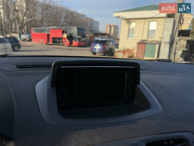 Белый Рено Меган, объемом двигателя 1.46 л и пробегом 178 тыс. км за 8550 $, фото 72 на Automoto.ua