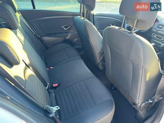 Рено Меган 2014 в Нововолынск на Automoto.ua Белый Рено Меган, объемом двигателя 1.5 л и пробегом 244 тыс. км за 9700 $, фото 13 на Automoto.ua