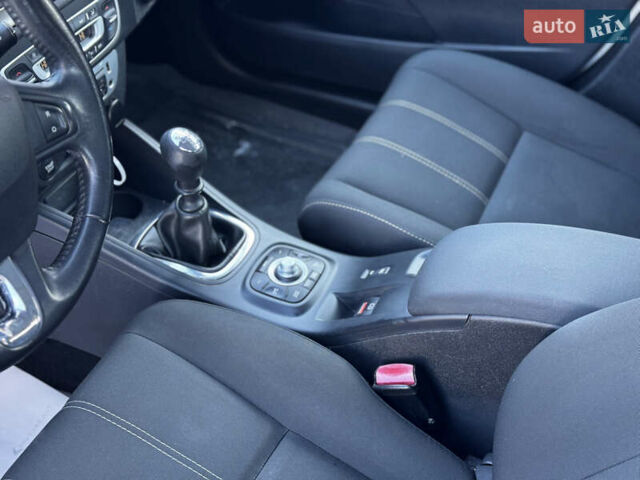 Белый Рено Меган, объемом двигателя 1.5 л и пробегом 261 тыс. км за 7999 $, фото 39 на Automoto.ua