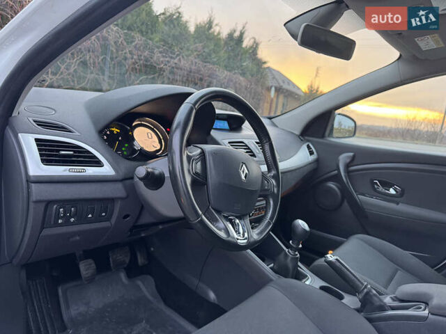 Білий Рено Меган, об'ємом двигуна 1.6 л та пробігом 227 тис. км за 7999 $, фото 43 на Automoto.ua