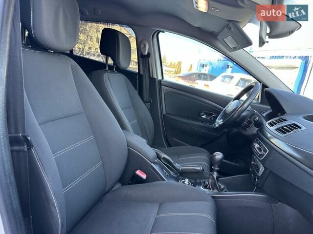 Білий Рено Меган, об'ємом двигуна 1.5 л та пробігом 316 тис. км за 8500 $, фото 63 на Automoto.ua