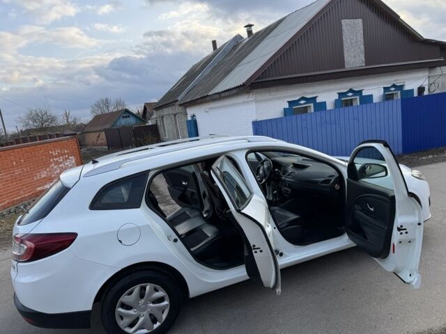 Белый Рено Меган, объемом двигателя 1.5 л и пробегом 195 тыс. км за 6850 $, фото 18 на Automoto.ua