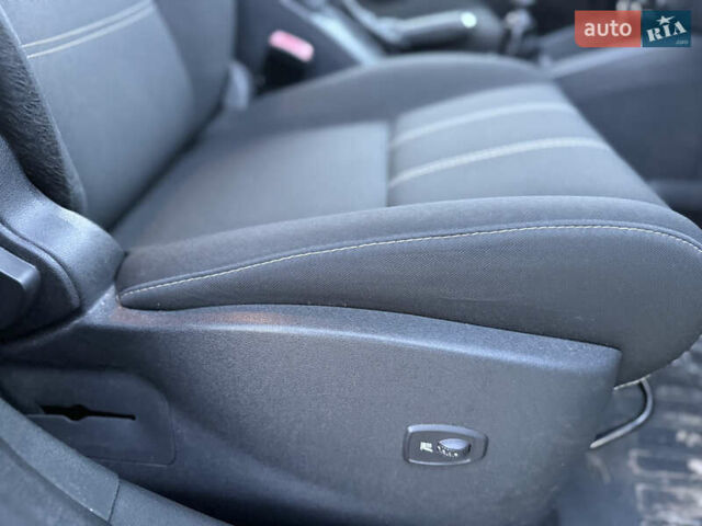 Белый Рено Меган, объемом двигателя 1.5 л и пробегом 245 тыс. км за 8250 $, фото 14 на Automoto.ua