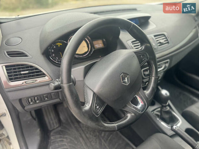 Белый Рено Меган, объемом двигателя 1.5 л и пробегом 280 тыс. км за 7750 $, фото 18 на Automoto.ua