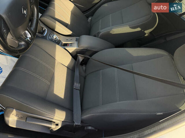 Белый Рено Меган, объемом двигателя 1.46 л и пробегом 178 тыс. км за 8550 $, фото 66 на Automoto.ua