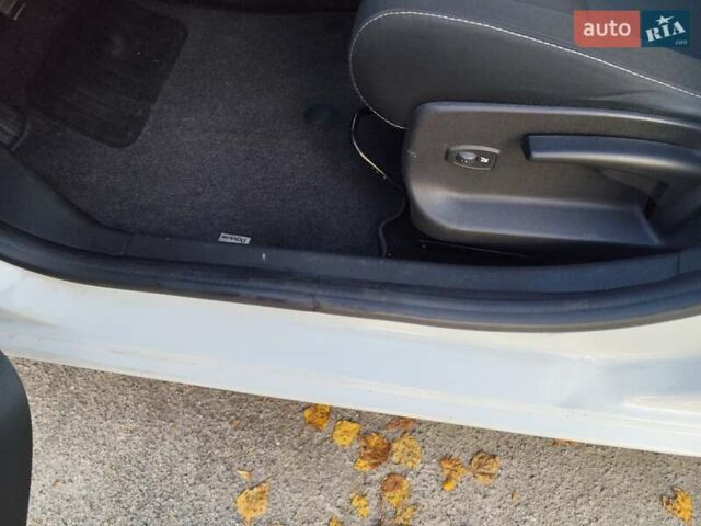 Білий Рено Меган, об'ємом двигуна 1.5 л та пробігом 165 тис. км за 8150 $, фото 28 на Automoto.ua