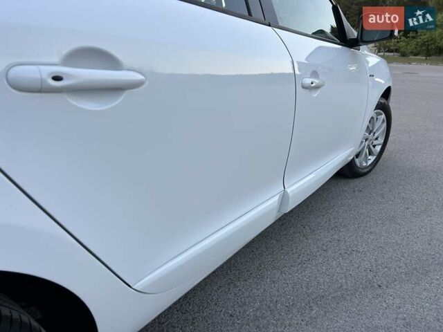 Белый Рено Меган, объемом двигателя 1.5 л и пробегом 196 тыс. км за 8900 $, фото 59 на Automoto.ua