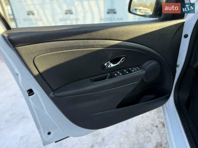 Білий Рено Меган, об'ємом двигуна 1.5 л та пробігом 202 тис. км за 10350 $, фото 15 на Automoto.ua