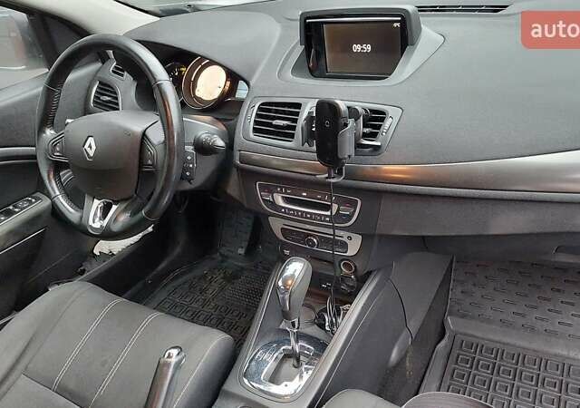 Белый Рено Меган, объемом двигателя 1.5 л и пробегом 269 тыс. км за 8600 $, фото 4 на Automoto.ua