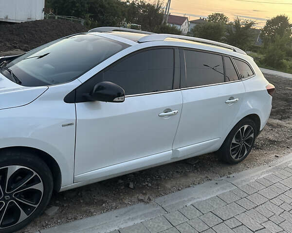 Белый Рено Меган, объемом двигателя 1.6 л и пробегом 185 тыс. км за 8300 $, фото 6 на Automoto.ua