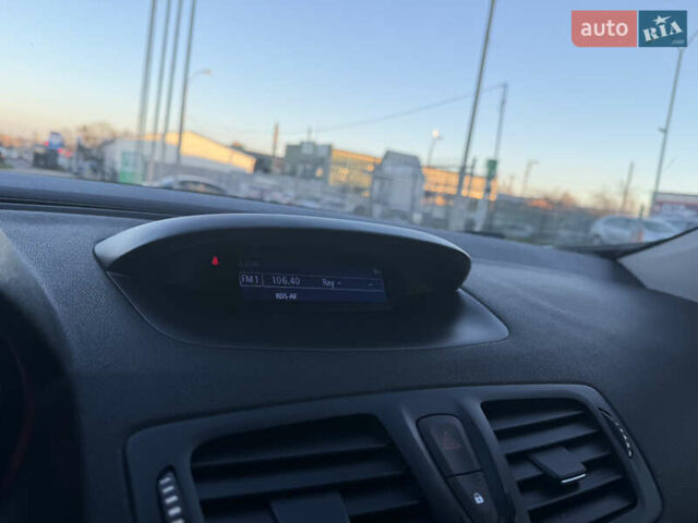 Белый Рено Меган, объемом двигателя 1.5 л и пробегом 265 тыс. км за 8550 $, фото 28 на Automoto.ua