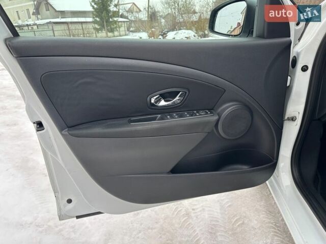 Белый Рено Меган, объемом двигателя 1.5 л и пробегом 192 тыс. км за 8490 $, фото 23 на Automoto.ua