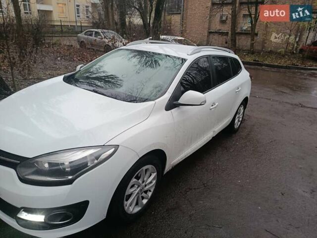 Белый Рено Меган, объемом двигателя 1.5 л и пробегом 296 тыс. км за 8000 $, фото 2 на Automoto.ua