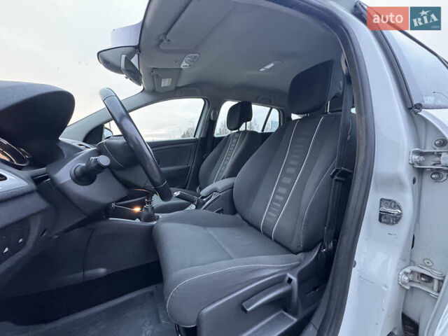 Білий Рено Меган, об'ємом двигуна 1.6 л та пробігом 227 тис. км за 7999 $, фото 41 на Automoto.ua