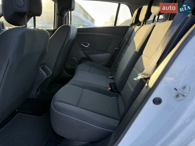 Білий Рено Меган, об'ємом двигуна 1.5 л та пробігом 202 тис. км за 10350 $, фото 14 на Automoto.ua