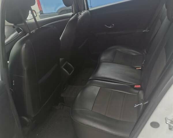 Белый Рено Меган, объемом двигателя 1.5 л и пробегом 262 тыс. км за 5500 $, фото 14 на Automoto.ua